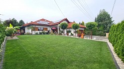 Nieruchomoci Bielsko-Biaa  Dom z piknym ogrodem w malowniczej okolicy 