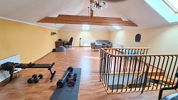 Nieruchomoci Bielsko-Biaa  Dom z piknym ogrodem w malowniczej okolicy 