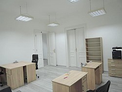 Nieruchomości Bielsko-Biała Ładne duże biuro z parkingiem 