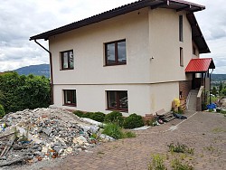 Nieruchomości Bielsko-Biała Do sprzedaży pod inwestycję dom z wydzielonymi 6 mieszkaniami, wspaniałe widoki na góry