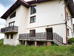 Nieruchomości Bielsko-Biała Do sprzedaży pod inwestycję dom z wydzielonymi 6 mieszkaniami, wspaniałe widoki na góry