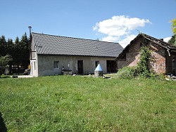 Nieruchomoci Bielsko-Biaa Do sprzedania nieduy parterowy dom 2 pkojowy, z budynkiem gospodarczym, garaem oraz strychem do adaptacji