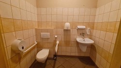 Nieruchomo�ci Bielsko-Bia�a Lokal pod us�ugi medyczne blisko Szpitala Pediatrycznego 