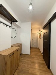 Nieruchomo�ci Bielsko-Bia�a Przestronne mieszkanie z balkonem. Bardzo dobra lokalizacja.