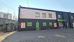 Nieruchomo�ci Bielsko-Bia�a Lokal na parterze idealny pod dzia�no�� biurow�, us�ugow�. 