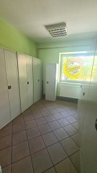 Nieruchomo�ci Bielsko-Bia�a Lokal na parterze idealny pod dzia�no�� biurow�, us�ugow�. 
