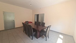 Nieruchomo�ci Bielsko-Bia�a Lokal na parterze idealny pod dzia�no�� biurow�, us�ugow�. 