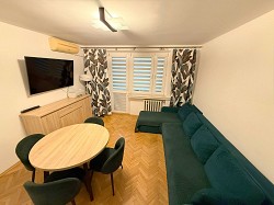 Nieruchomości Bielsko-Biała Przestronne mieszkanie z balkonem. Bardzo dobra lokalizacja.